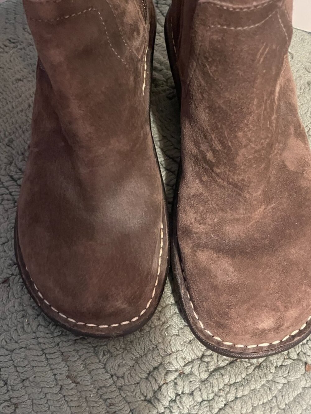 UGG Hartley Winter brown suede tall Boot wedge heel zip side Size 8 - Picture 3 of 11